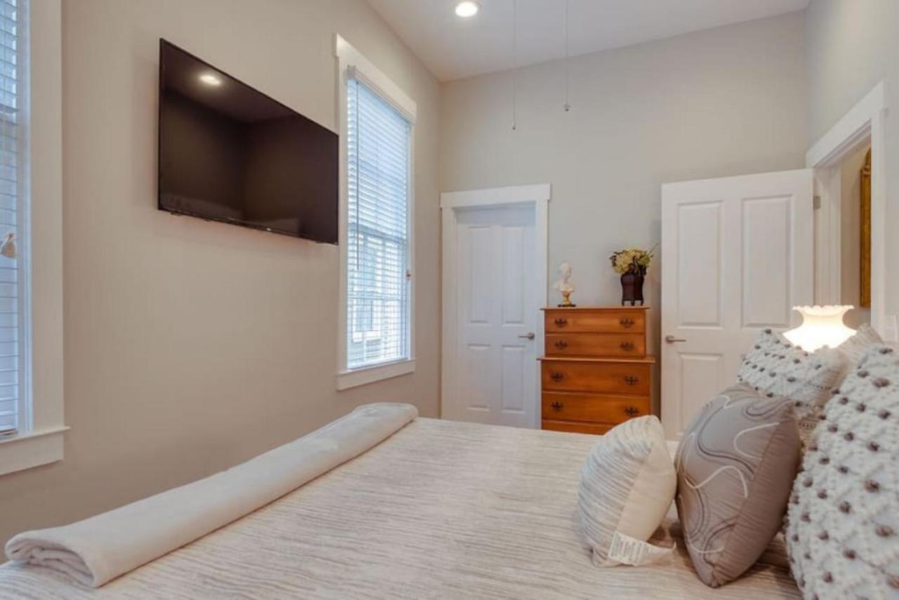111 Waldburg Street Beautifully Renovated Historic 5 Bedroom 5 Bath Savannah Dış mekan fotoğraf